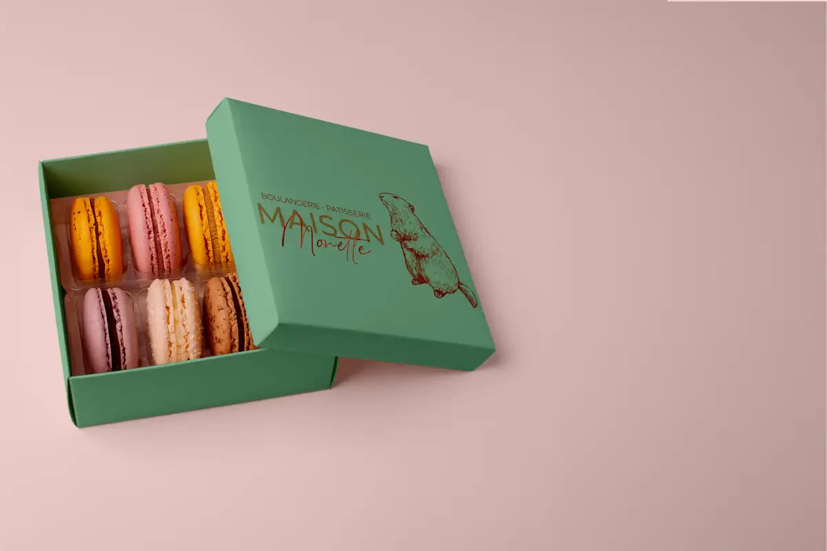 Boîte de macarons Maison Monette — packaging signature